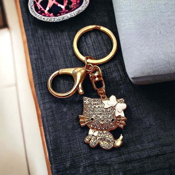 Hello Kitty White Gold Rhinestone Keychain NWT - Picture 1 of 2